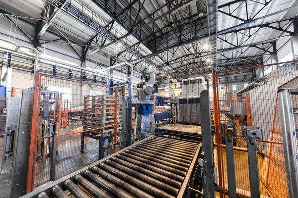 Wie können maschinelle Lernalgorithmen dazu beitragen, die Effizienz der Solarenergieerzeugung zu steigern?